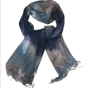 PRETTY PERSUASIONS Super soft oversized scarf / wrap